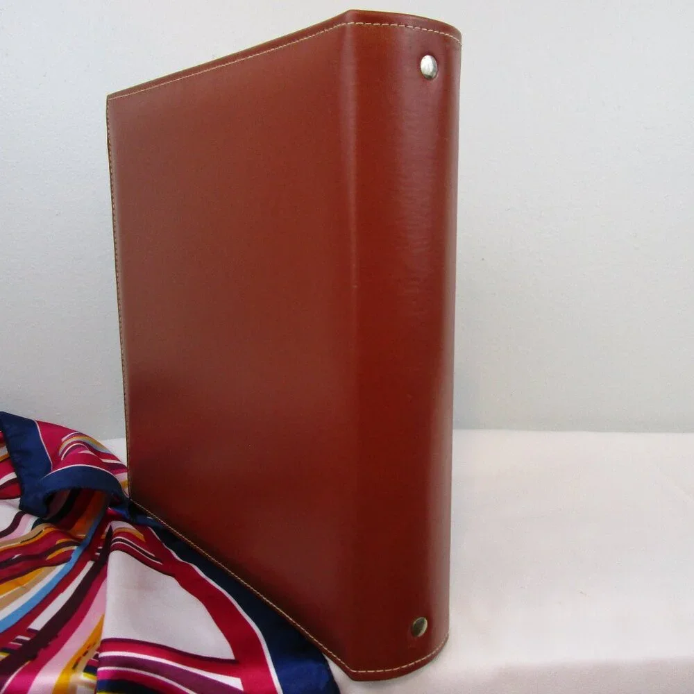 Bindertek Premium Leather 3-Ring Binder/Photo Album - 3rd of 8